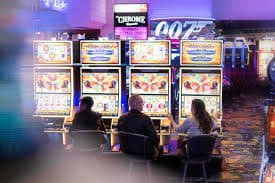ace789com ပလက်ဖောင်းပေါ် Live Casino ဂိမ်းများ ကစားနေသည့် မြင်ကွင်း